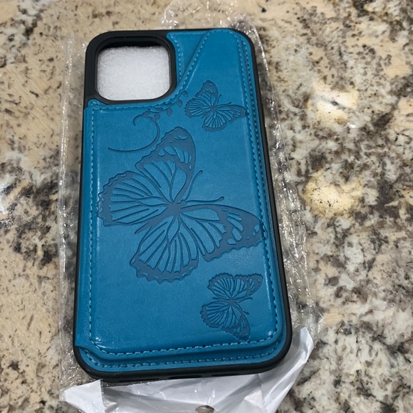 Cell phone case - Picture 1 of 7